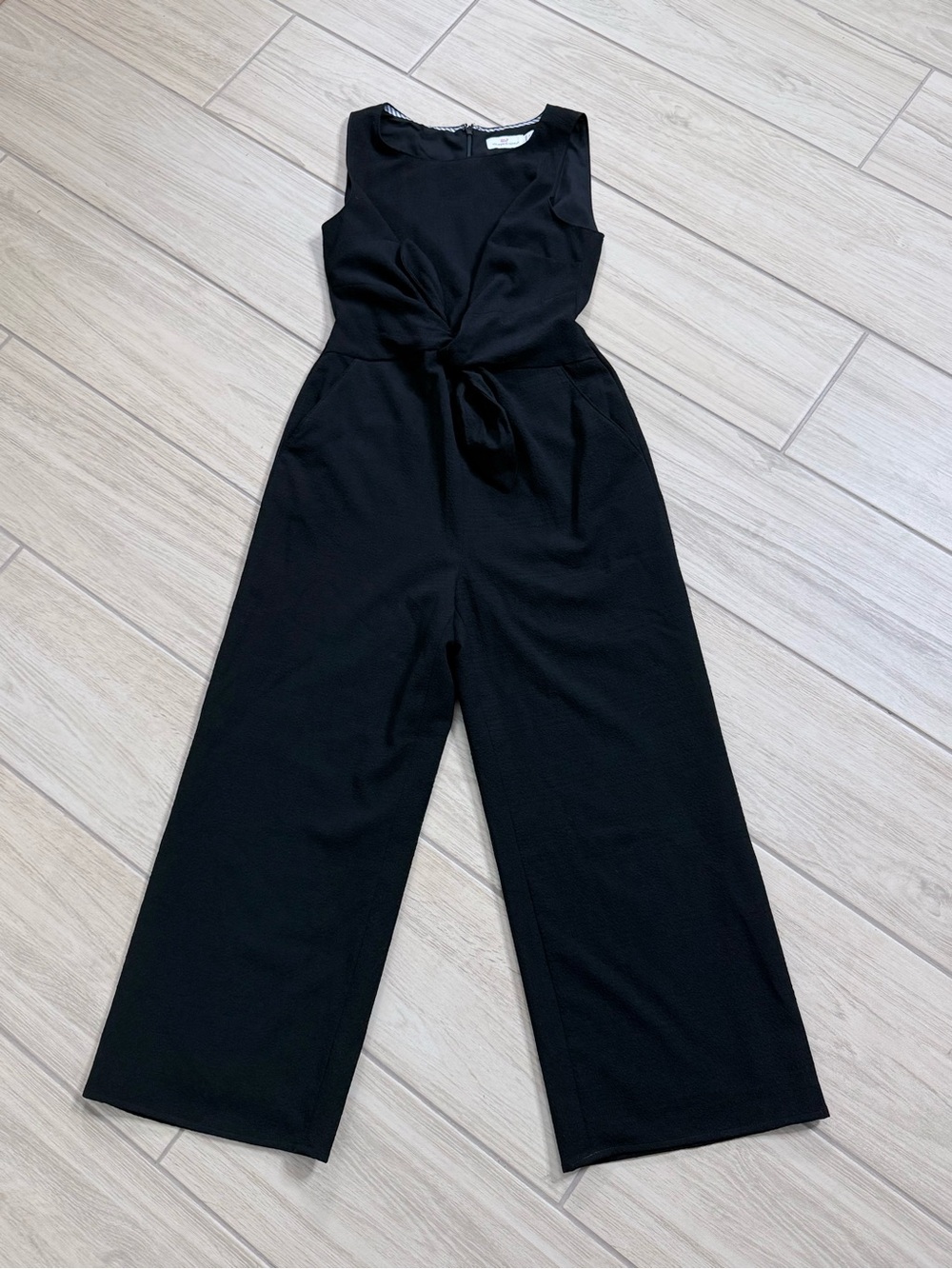 Vineyard Vines Black Seersucker Tie Waist Cropped Jumpsuit Size 2